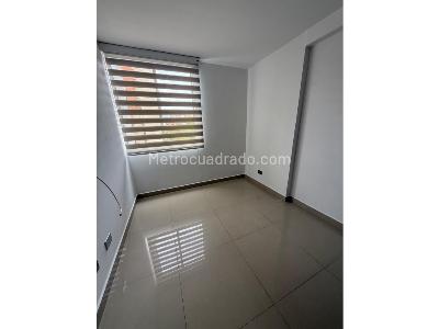 Apartamento en venta en Loma De Los Bernal, Medellín · foto 8 de 20