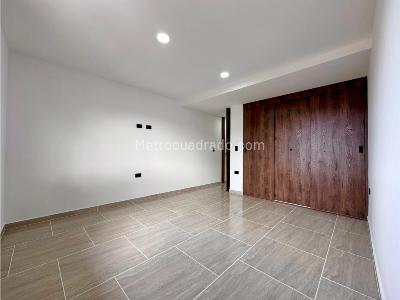 Apartamento de 4 alcobas en venta en Belen Rosales, Medellín, 200 m² · foto 19 de 20