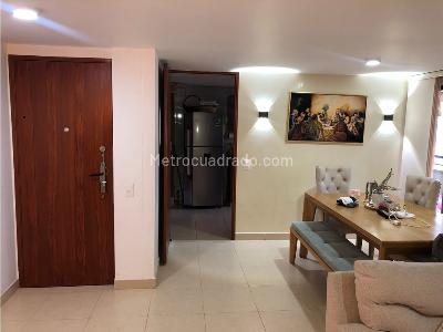 Apartamento de 3 alcobas en venta en Loma De Los Bernal, Medellín, 90 m² · foto 4 de 17