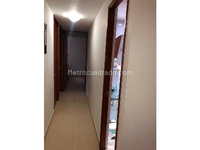 Apartamento de 3 alcobas en venta en Loma De Los Bernal, Medellín, 90 m² · foto 12 de 17