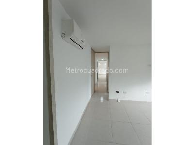 Apartamento de 3 alcobas en venta en Loma De Los Bernal, Medellín, 98 m² · foto 11 de 20