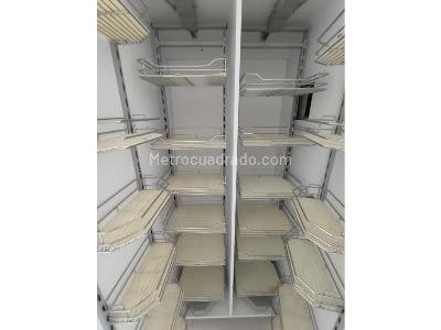 Apartamento de 3 alcobas en venta en Loma De Los Bernal, Medellín, 98 m² · foto 15 de 20