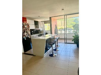 Apartamento de 3 alcobas en venta en Buenos Aires, Medellín, 75 m² · foto 2 de 14