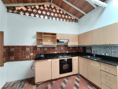 Casa de 3 alcobas en venta en Santa Elena, Medellín, 182 m² · foto 13 de 20