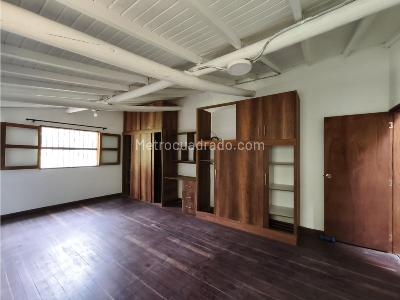Casa de 3 alcobas en venta en Santa Elena, Medellín, 182 m² · foto 14 de 20