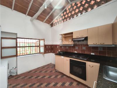 Casa de 3 alcobas en venta en Santa Elena, Medellín, 182 m² · foto 5 de 20