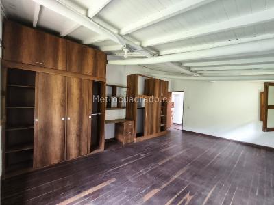 Casa de 3 alcobas en venta en Santa Elena, Medellín, 182 m² · foto 8 de 20