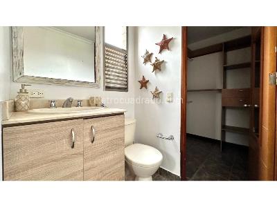 Apartamento de 3 alcobas en venta en Loma De Los Parra, Medellín, 135 m² · foto 19 de 20