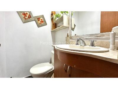 Apartamento de 3 alcobas en venta en Loma De Los Parra, Medellín, 135 m² · foto 8 de 20