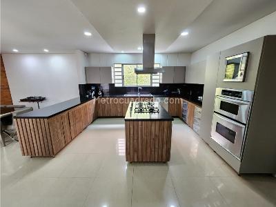 Casa de 4 alcobas en venta en Las Lomitas, Sabaneta, 470 m² · foto 10 de 20