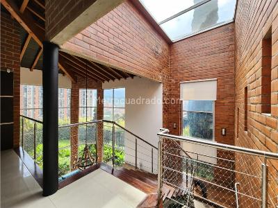 Casa de 4 alcobas en venta en Las Lomitas, Sabaneta, 470 m² · foto 14 de 20