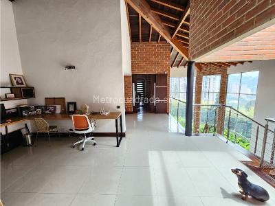 Casa de 4 alcobas en venta en Las Lomitas, Sabaneta, 470 m² · foto 15 de 20