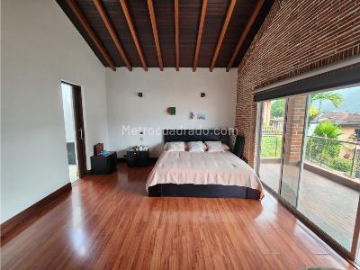 Casa de 4 alcobas en venta en Las Lomitas, Sabaneta, 470 m² · foto 18 de 20