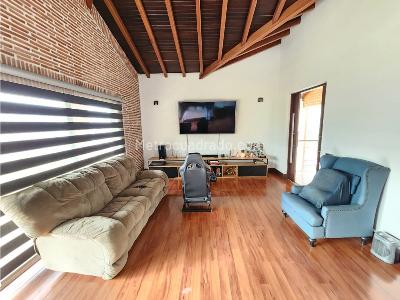 Casa de 4 alcobas en venta en Las Lomitas, Sabaneta, 470 m² · foto 19 de 20