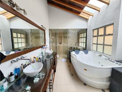 Casa de 4 alcobas en venta en Las Lomitas, Sabaneta, 470 m² · foto 20 de 20