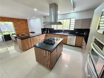 Casa de 4 alcobas en venta en Las Lomitas, Sabaneta, 470 m² · foto 8 de 20