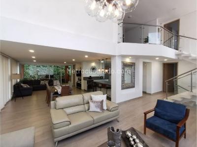 Casa de 4 alcobas en venta en San Remo, Sabaneta, 528 m² · foto 2 de 6