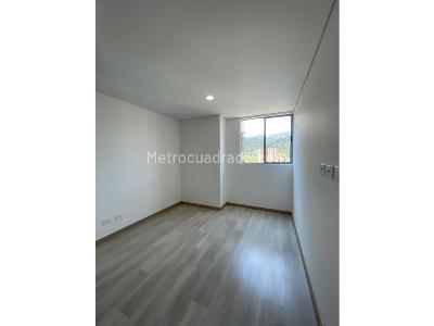 Apartamento de 2 alcobas en venta en Loma De San Jose, Sabaneta, 72 m² · foto 5 de 10