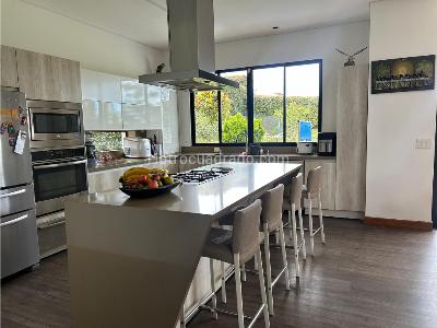 Casa de 4 alcobas en venta en Alto De Las Palmas, Envigado, 1603 m² · foto 9 de 12