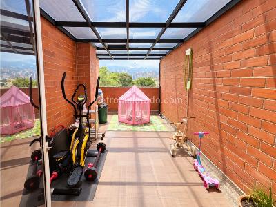 Apartamento de 3 alcobas en venta en Las Villas, Itagüí, 95 m² · foto 2 de 14