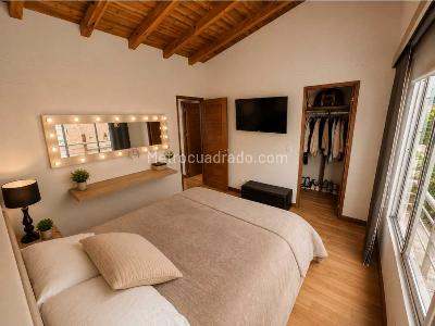 Casa de 3 alcobas en venta en Benedictinos, Envigado, 198 m² · foto 10 de 12