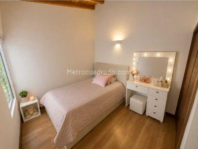 Casa de 3 alcobas en venta en Benedictinos, Envigado, 198 m² · foto 11 de 12