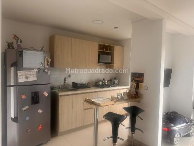 Apartamento en venta en Fatima, Itagüí · foto 2 de 15