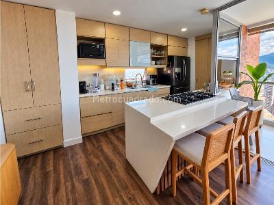 Apartamento de 3 alcobas en venta en Loma Del Esmeraldal, Envigado, 100 m² · foto 3 de 12