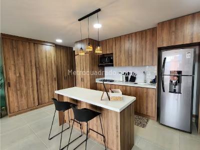 Apartaestudio en venta en Laureles, Medellín, 53 m² · foto 2 de 9