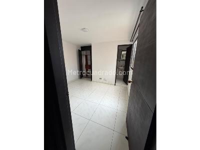 Apartamento en venta en La America, Medellín · foto 2 de 15