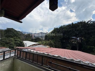 Casa de 3 alcobas en venta en La Estrella, Medellín, 100 m² · foto 4 de 17