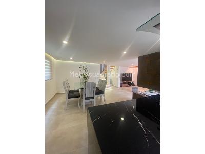 Casa de 5 alcobas en venta en Loma Del Escobero, Envigado, 280 m² · foto 2 de 17
