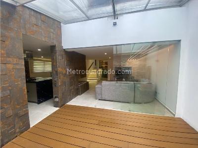 Casa de 5 alcobas en venta en Loma Del Escobero, Envigado, 280 m² · foto 8 de 17
