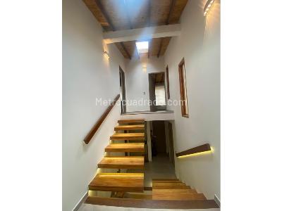 Casa de 5 alcobas en venta en Loma Del Escobero, Envigado, 280 m² · foto 9 de 17
