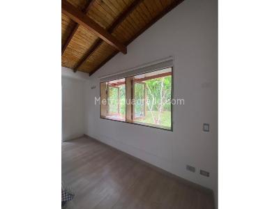 Casa de 5 alcobas en venta en Loma Del Escobero, Envigado, 280 m² · foto 16 de 17