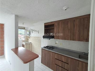 Apartamento de 3 alcobas en venta en La Hondonada, Medellín, 62 m² · foto 2 de 20