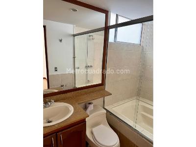 Apartamento de 3 alcobas en venta en Los Balsos Poblado, Medellín, 119 m² · foto 9 de 20