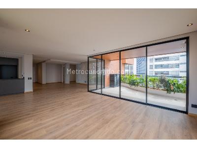 Apartamento de 2 alcobas en venta en Lalinde, Medellín, 211 m² · foto 4 de 20