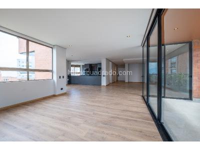 Apartamento de 2 alcobas en venta en Lalinde, Medellín, 211 m² · foto 5 de 20