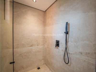 Apartamento de 2 alcobas en venta en Lalinde, Medellín, 211 m² · foto 18 de 20