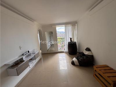 Apartamento de 3 alcobas en venta en El Rincón, Medellín, 51 m² · foto 5 de 14