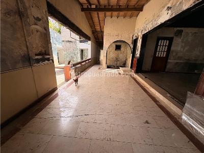 Casa de 5 alcobas en venta en Castropol, Medellín, 757 m² · foto 16 de 20
