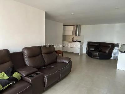 Apartamento de 3 alcobas en venta en Los Bernal, Medellín, 82 m² · foto 2 de 12