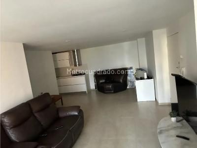 Apartamento de 3 alcobas en venta en Los Bernal, Medellín, 82 m² · foto 3 de 12