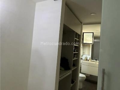 Apartamento de 3 alcobas en venta en Los Bernal, Medellín, 82 m² · foto 8 de 12