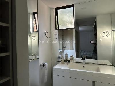 Apartamento de 3 alcobas en venta en Los Bernal, Medellín, 82 m² · foto 9 de 12