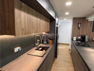 Apartamento de 2 alcobas en venta en Guayabal, Medellín, 90 m² · foto 2 de 19