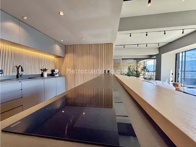 Apartamento de 2 alcobas en venta en El Poblado, Medellín, 249 m² · foto 4 de 16