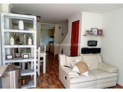 Casa de 3 alcobas en venta en Rodeo Alto, Medellín, 95 m² · foto 3 de 17