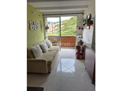 Apartamento de 3 alcobas en venta en Rodeo Alto, Medellín, 46 m² · foto 2 de 12